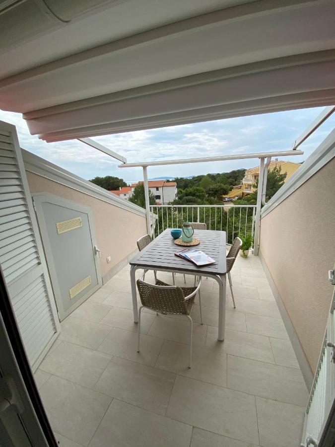 Apartment Vital Nerezine Exterior photo